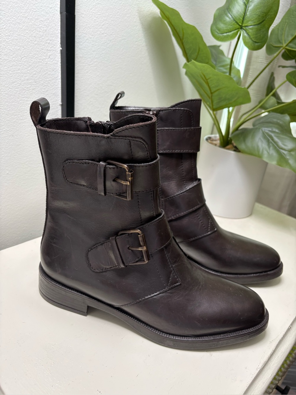 Emanuele Crasto Italian Made Leather Side Zip Moto Buckle Boots. Size 38.